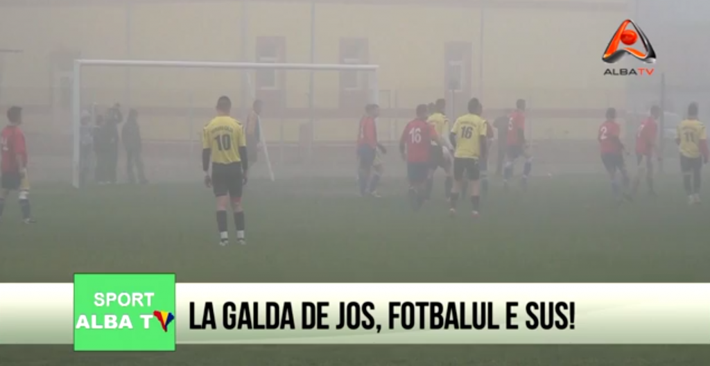 la-galda-de-jos-fotbalu-e-sus