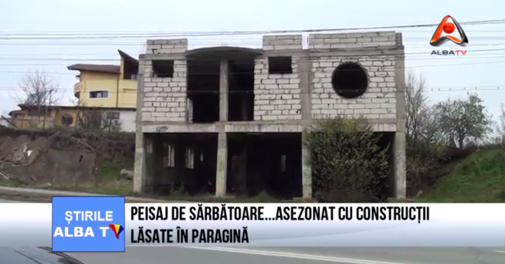 peisaj-de-sarbatoare-asezonat-cu-constructii-lasate-in-paragina