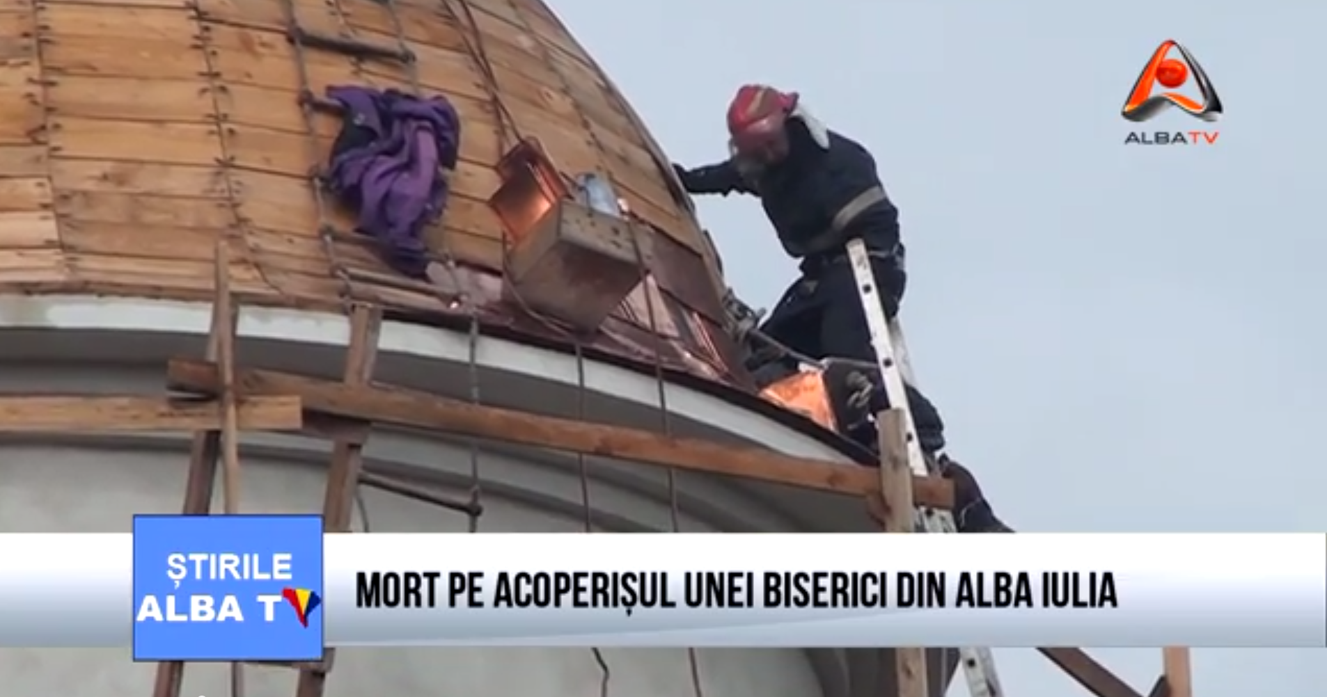 mort-pe-acoperisul-unei-biserici-din-alba-iulia