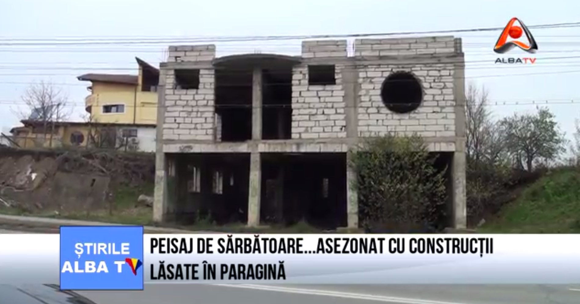 peisaj-de-sarbatoare-asezonat-cu-constructii-lasate-in-paragina