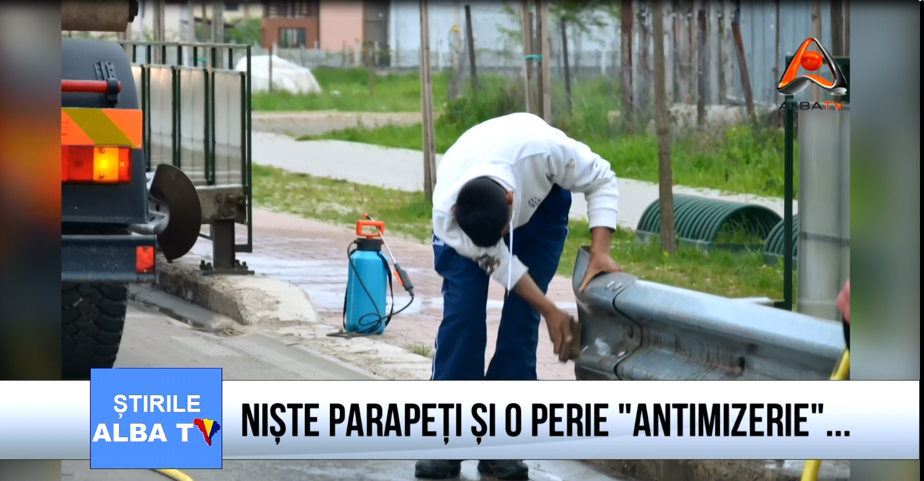 niste-parapeti-si-o-perie-antimizerie