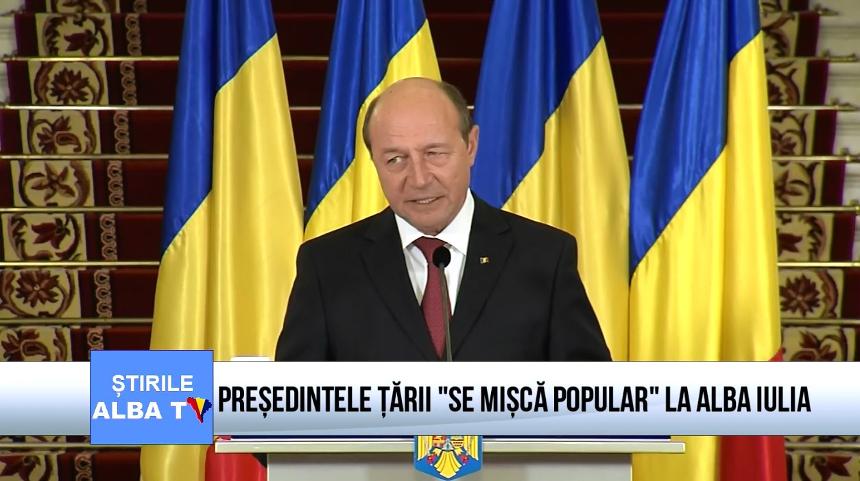 presedintele-tarii-se-misca-popular-la-alba-iulia