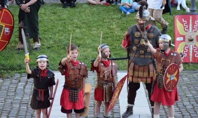 Garda Apulum a pregătit un spectacol special de 1 iunie, când se sărbătorește Ziua Internațională a Copilului garda apulum alba iulia 1 iunie carolinatv 400x240